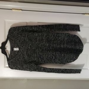 Long loose-knit sweater -  black and white